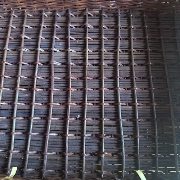 Vintage Wicker Woven Picnic Basket with Leather Strap - Picture 4 of 7